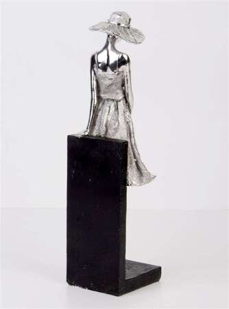 Figurka Srebrna Kobieta Czarna Podstawka 36x11cm