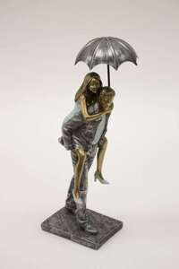 Figurka Para pod parasolką Zabawa 30,5x13cm